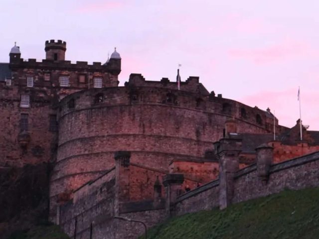 Exploring Edinburgh’s Historic Landmarks and Cultural Gems