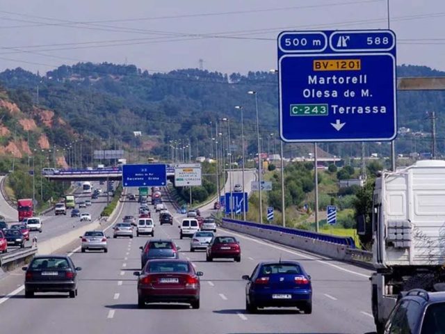 Driving in Barcelona: A Complete Guide to Car Rentals and Traffic Tips